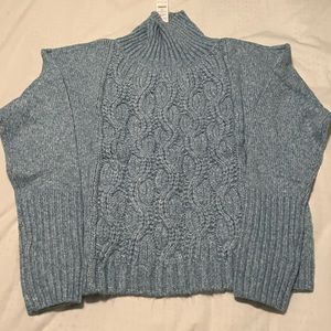 Cable knit sweater, long sleeve, cropped body